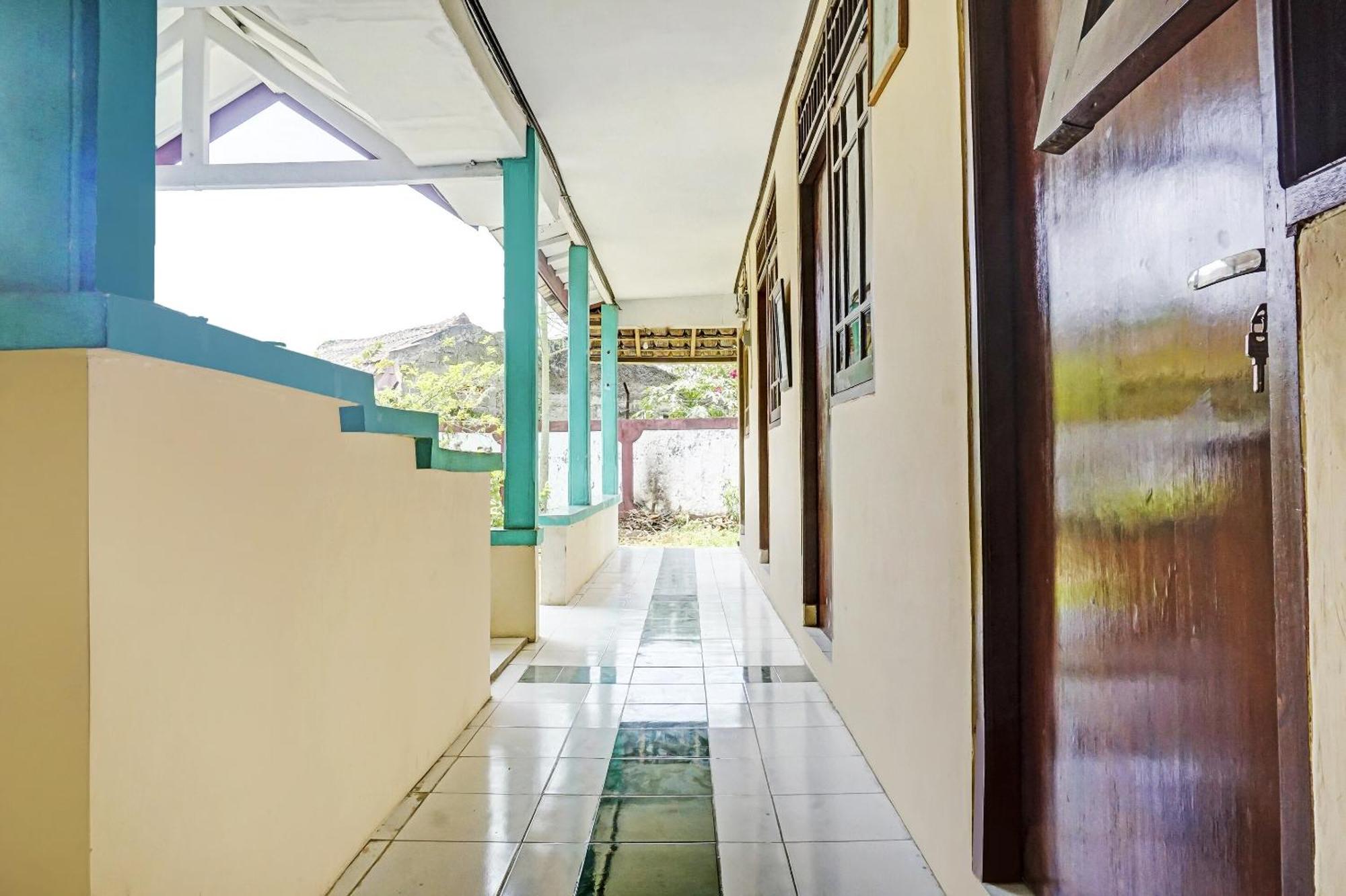 Oyo 90928 Wisma Asri Putra Syariah Богор Екстер'єр фото